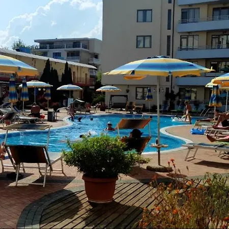 Plaza -студио Lägenhet *